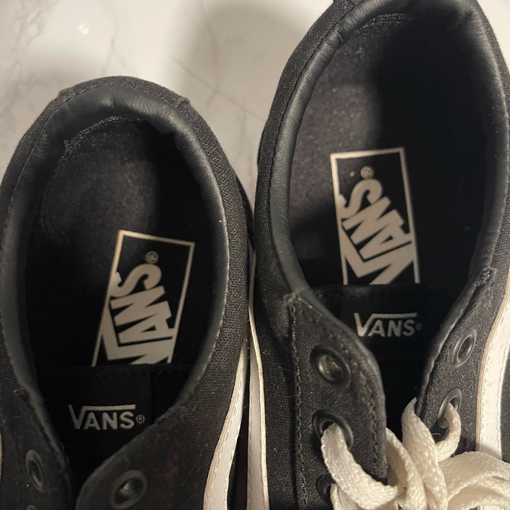 Vans - Picture 5 of 5